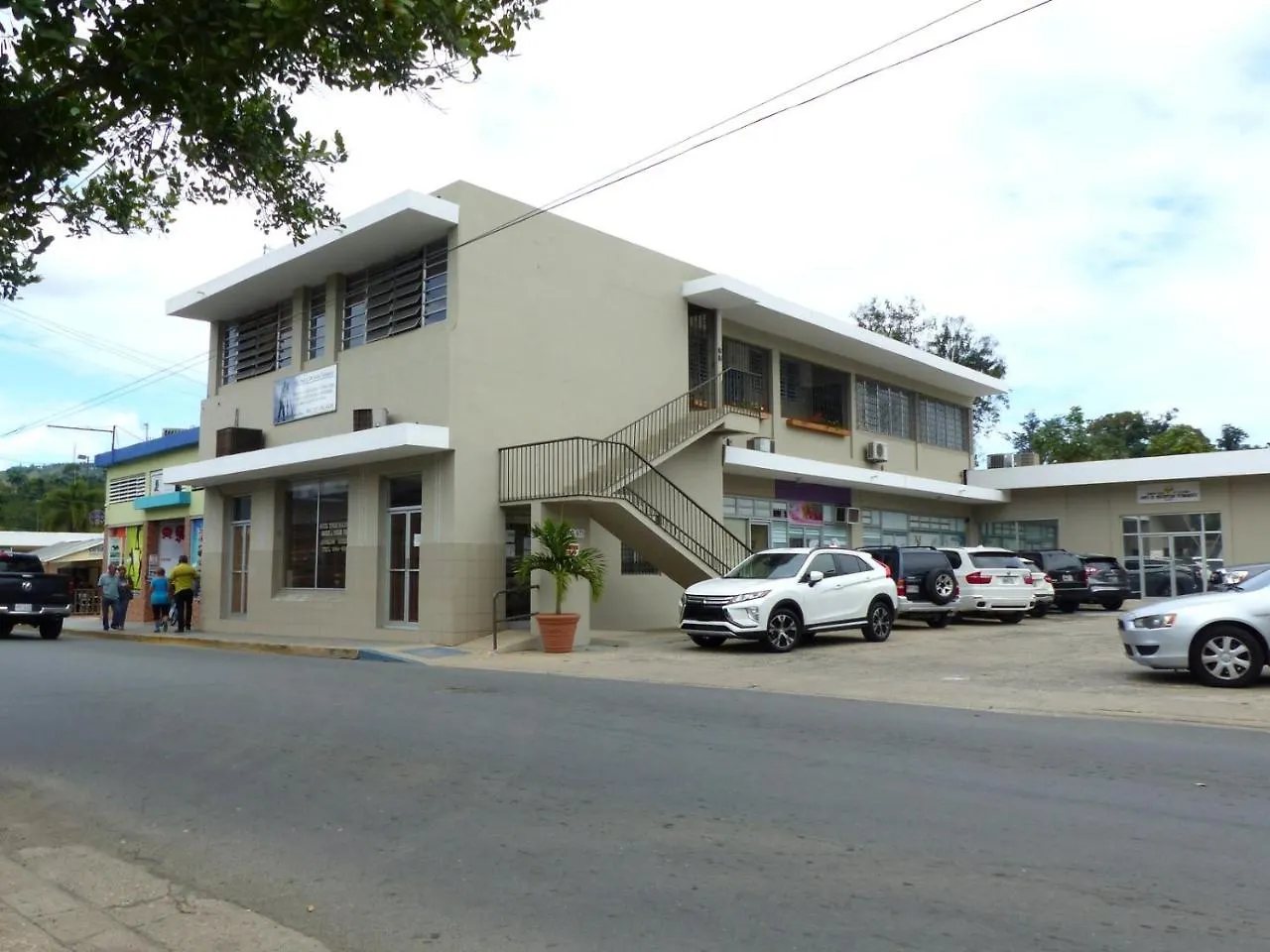 #2 Apt W/Tv Netflix Wifi A/C Hot Water Laundry Apartment Utuado